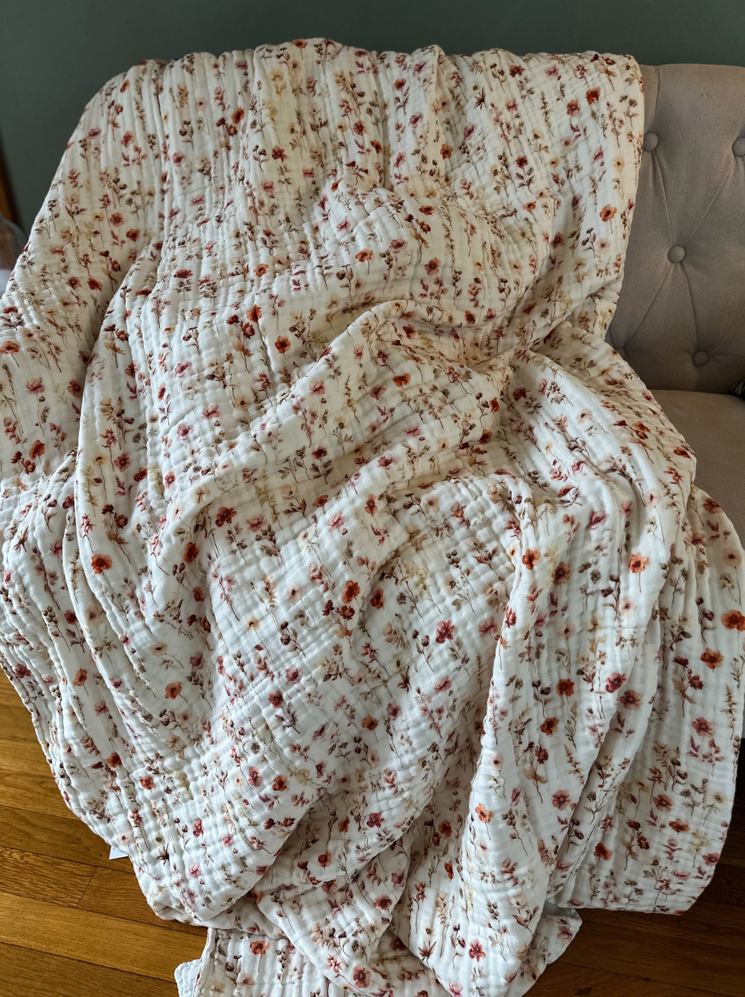 (Pre-Sale ETA: FEB) Vintage Floral Daydream Blanket - The Classics Collection