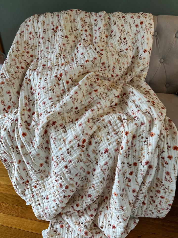 (Pre-Sale ETA: FEB) Vintage Floral Daydream Blanket - The Classics Collection