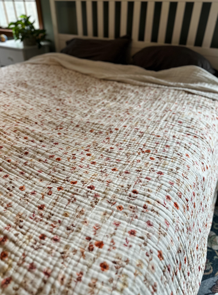 (Pre-Sale ETA: FEB) Vintage Floral Daydream Blanket - The Classics Collection